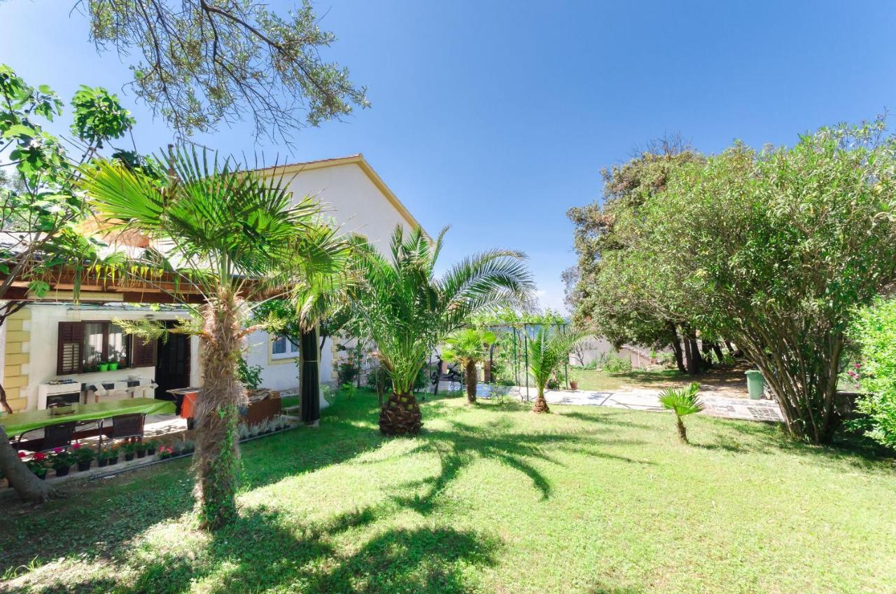 קמפור Apartments Zorka מראה חיצוני תמונה