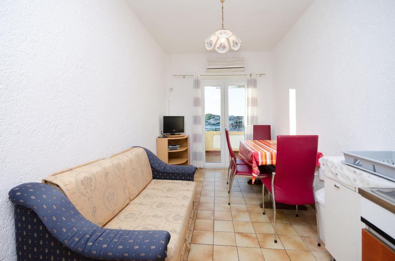 קמפור Apartments Zorka מראה חיצוני תמונה